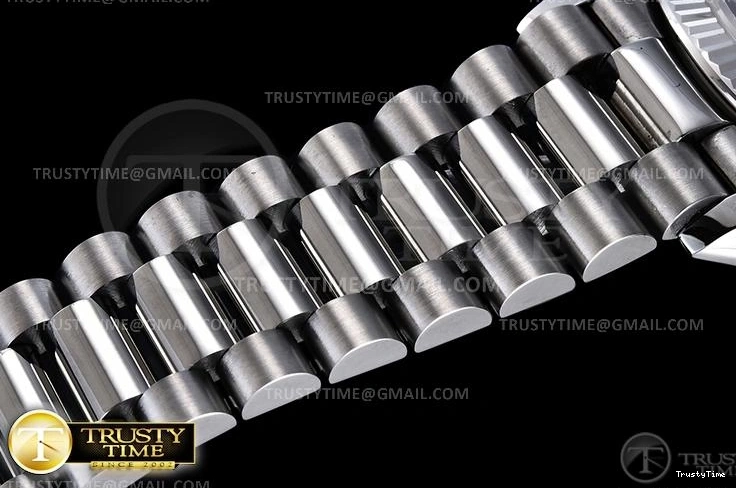 0329 RDD0224E – DayDate 36mm MoistureWicking 706